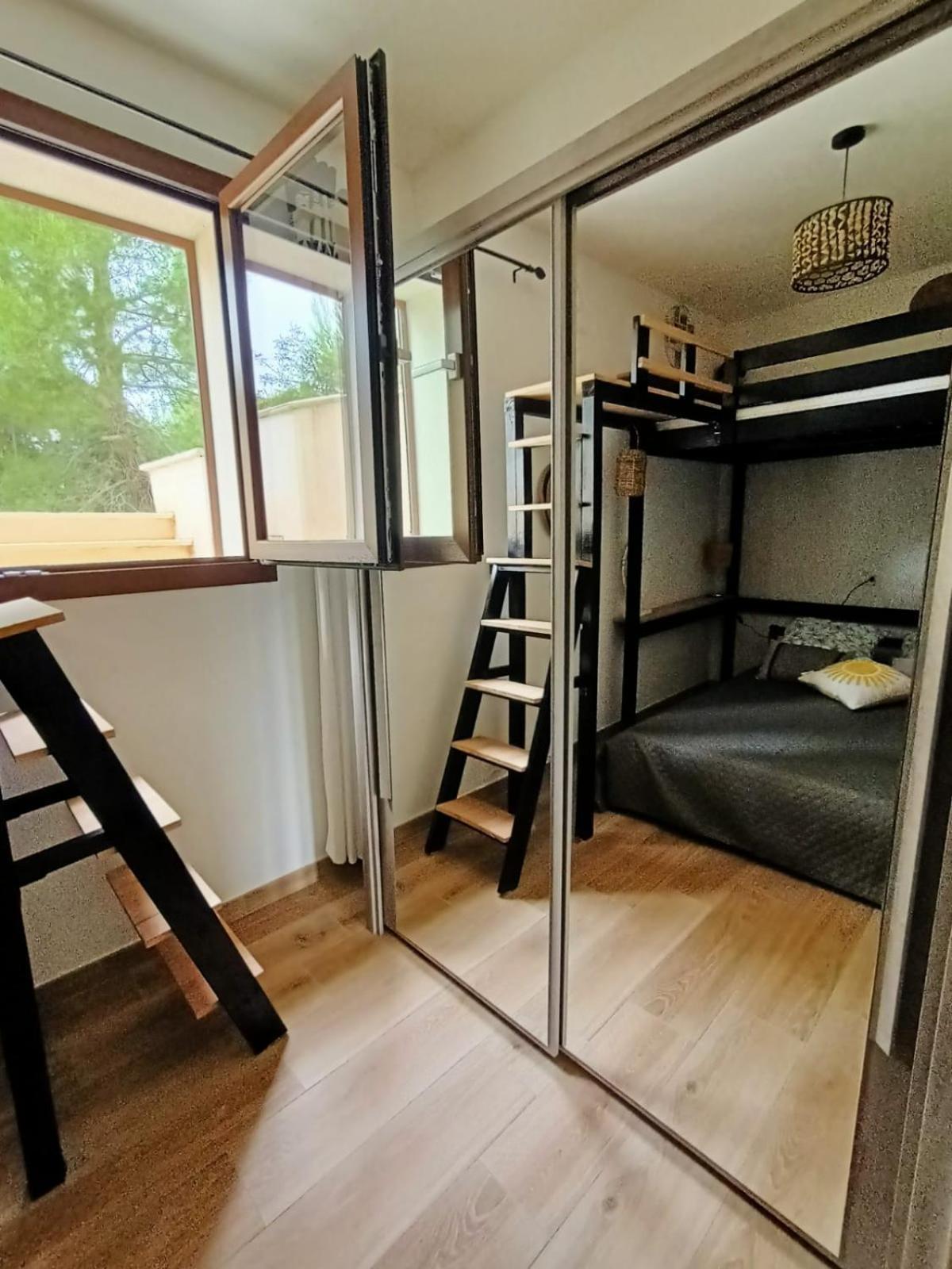 Vakantiehuis - House With Panoramic View Immersed In Full Nature